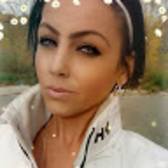 Meet your Posher, Chrystina - Picture 1 of 1